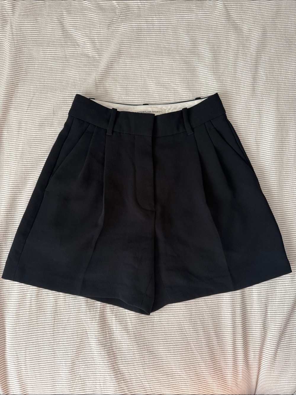 Aritzia Effortless Black Tailored High-Waist Shorts Size 0 Minimalist | Office